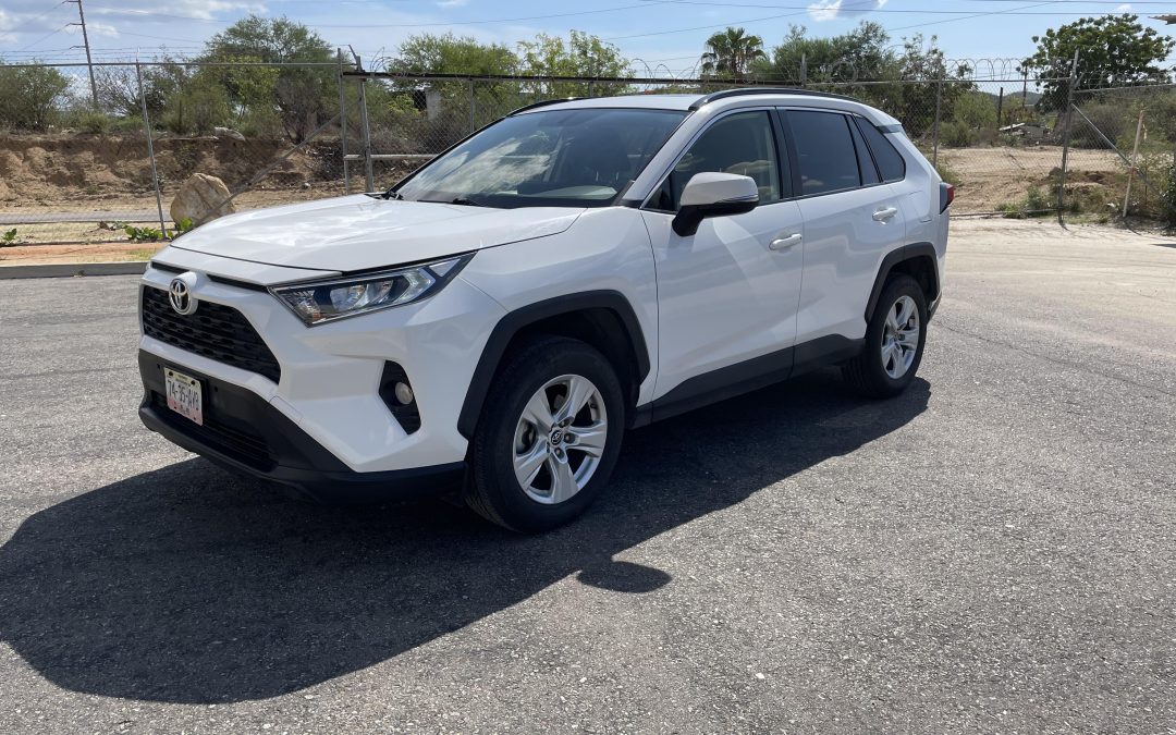 Toyota RAV4 (tamaño mediano)