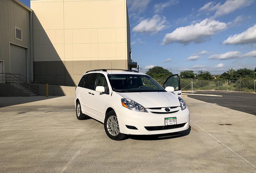 Toyota Sienna Van (8 passengers)
